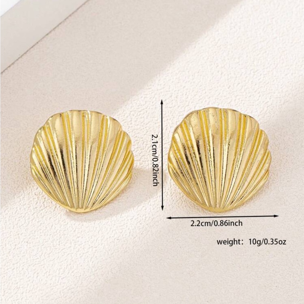 Gold Shell Earrings - Picture 3 of 3